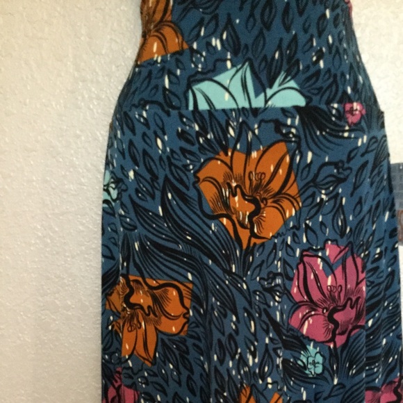 LuLaRoe Azure skirt XS NWT🌻 - Picture 2 of 6